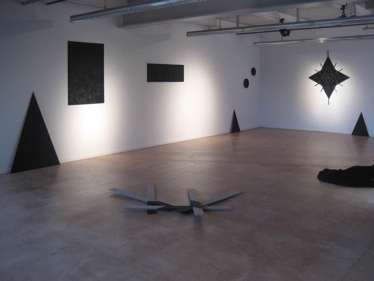 Jonathan Naas, And the future way so black, exhibition view in ÉCAL, Lausanne.